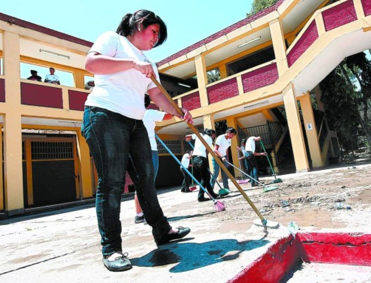 Alfabetizar no será obligatorio como parte del trabajo social