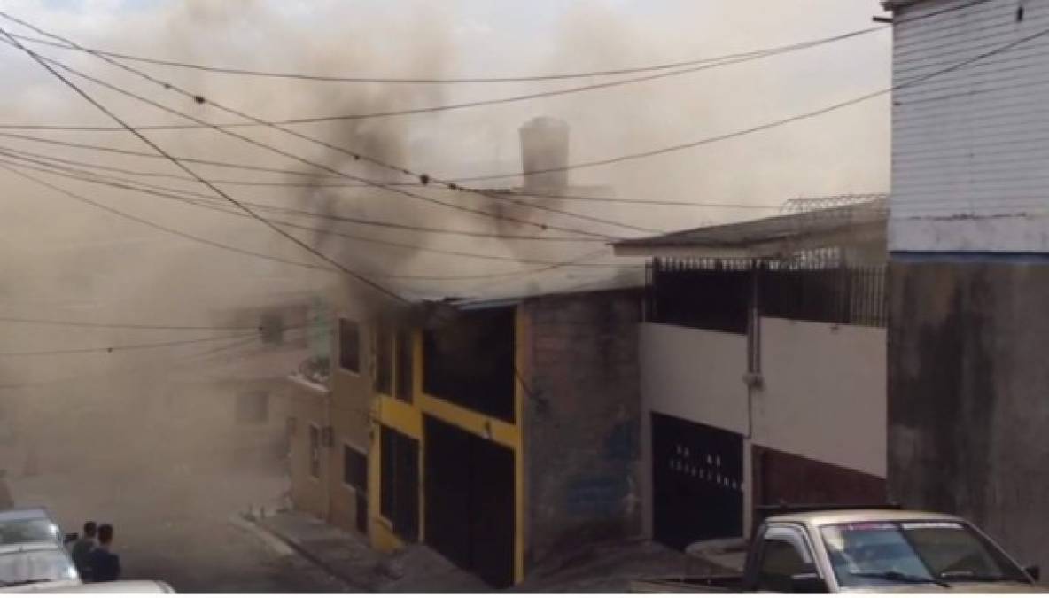 Las tristes imágenes de la vivienda que tomó fuego mientras sus dueños estaban de vacaciones por Semana Santa