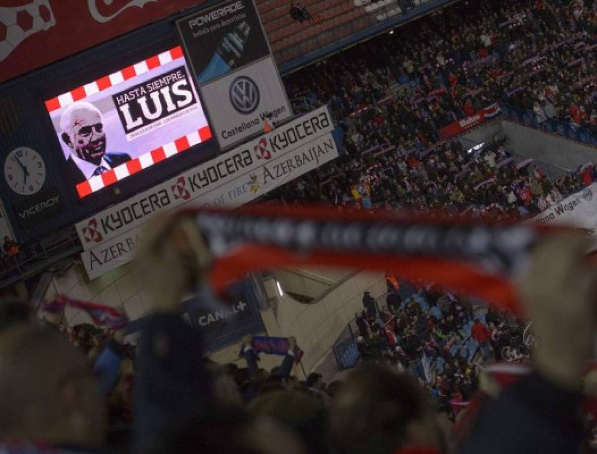Atlético de Madrid rinde homenaje a Luis Aragonés