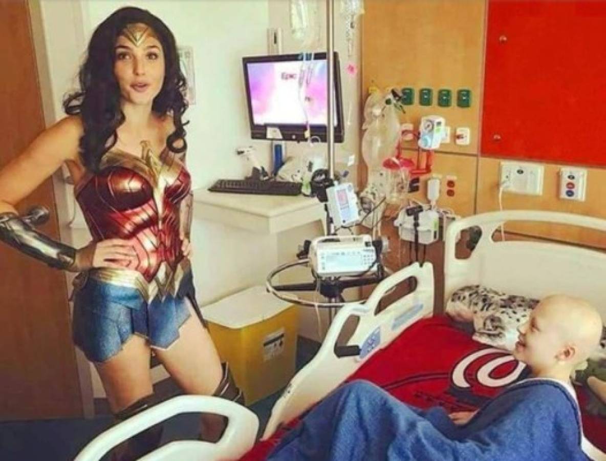 La visita de Gal Gadot sorprendió a decenas de pacientes.