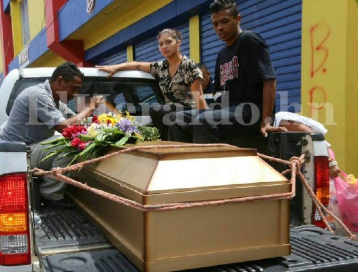 Doloroso adiós a madre y sus dos hijos que fueron asesinados en la colonia Brasilia de Comayagüela