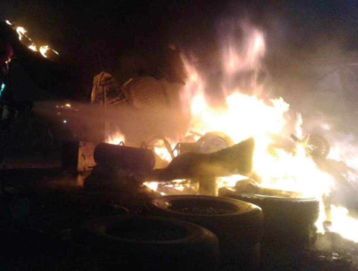 Incendio consume bodega de llantas en Choluteca 