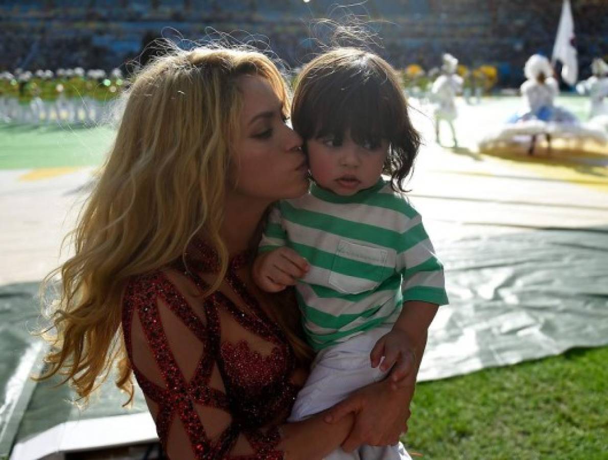 Fotos: Shakira y su hijo Milan se roban el show en la clausura del Mundial 2014