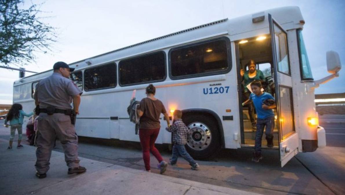 Así es la larga espera de los migrantes que son devueltos a México mientras esperan asilo de EEUU