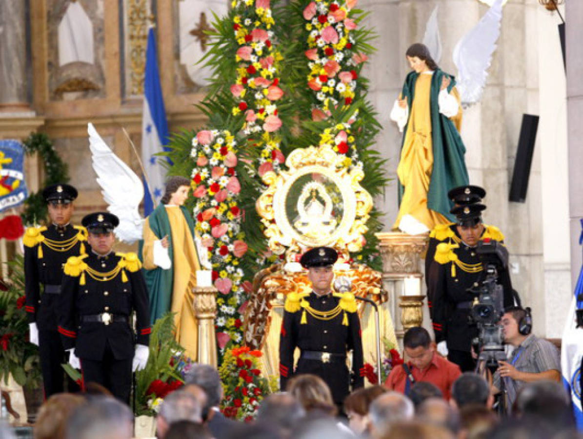 Virgen de Suyapa recibe tributo de las Fuerzas Armadas de Honduras