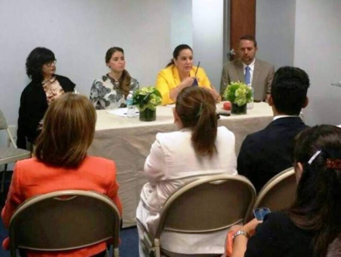 Primera Dama visitó Consulado de Honduras en Miami