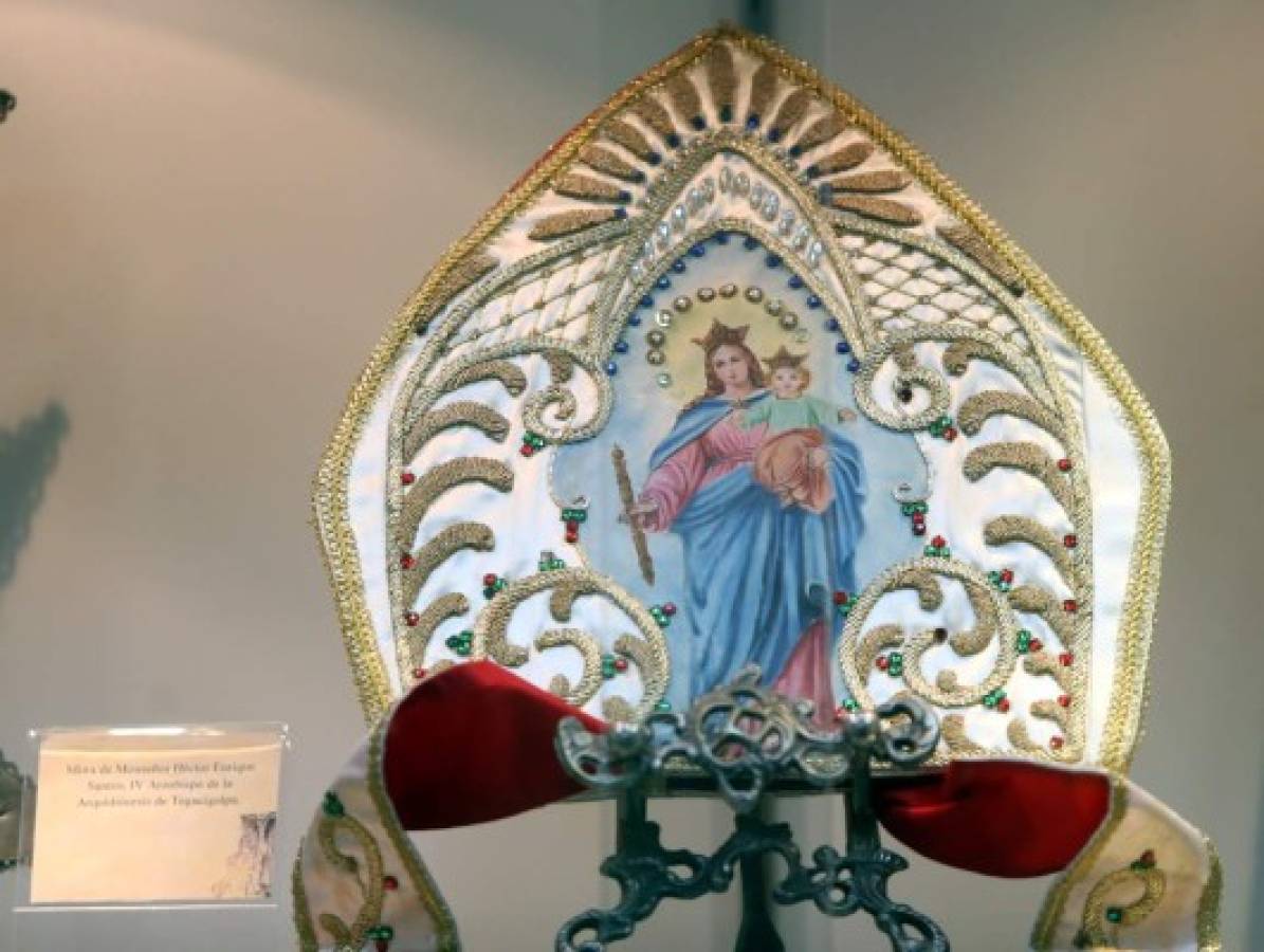 Reliquias de la vida cristiana de la Catedral San Miguel Arcángel en Tegucigalpa