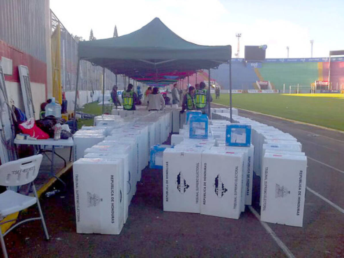 Comienza traslado de urnas a la capital de Honduras