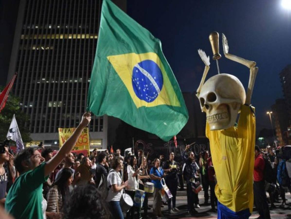 Protestas y huelgas agitan a Brasil a las puertas del Mundial