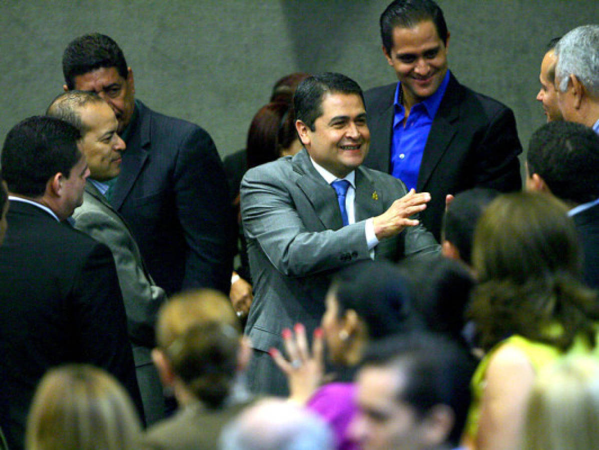 Juan Orlando Hernández deja el Congreso Nacional