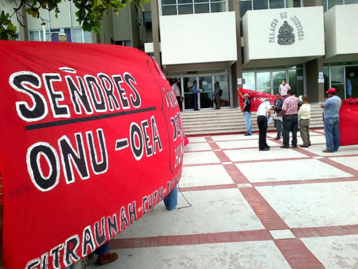Sindicalistas de la UNAH protestan en la Corte