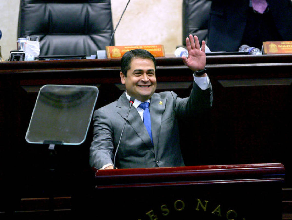 Juan Orlando Hernández deja el Congreso Nacional