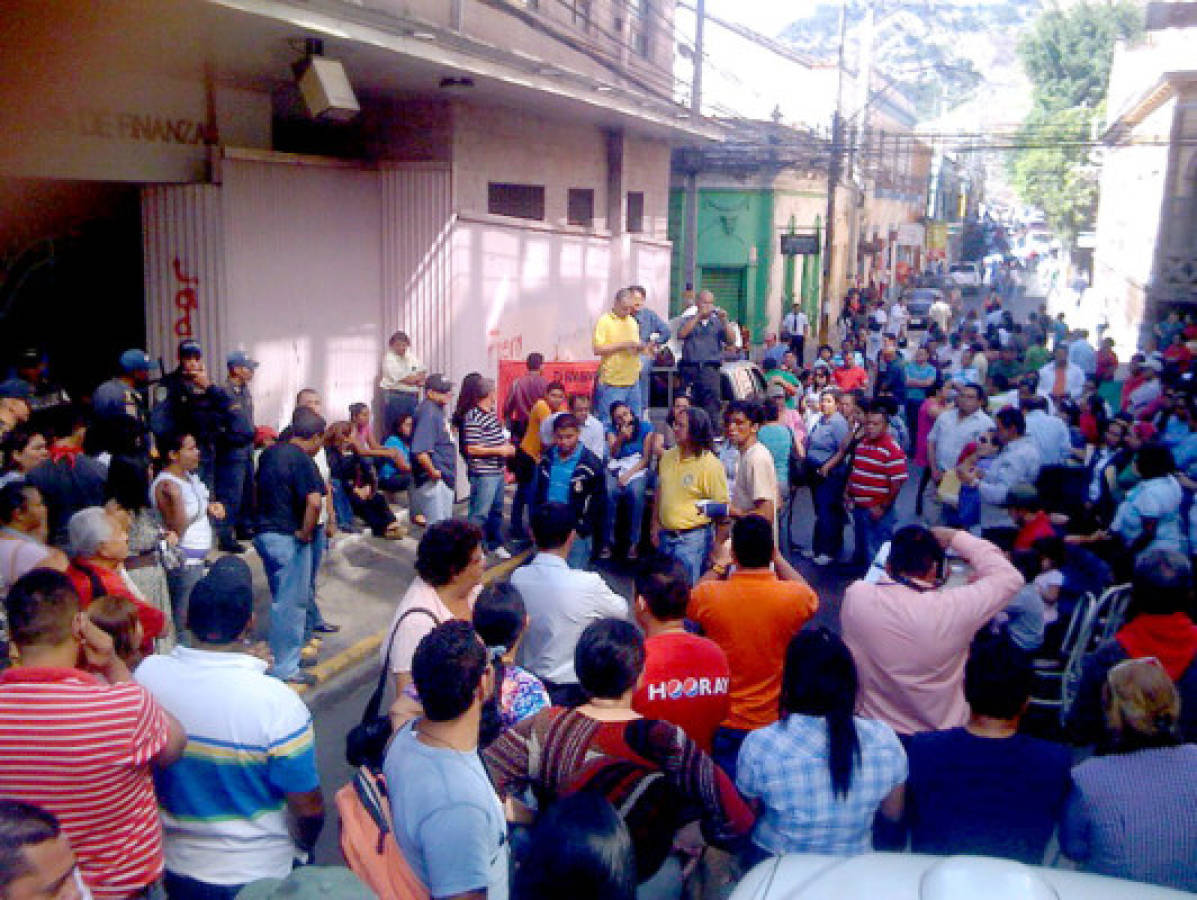 Burócratas protestan en Tegucigalpa