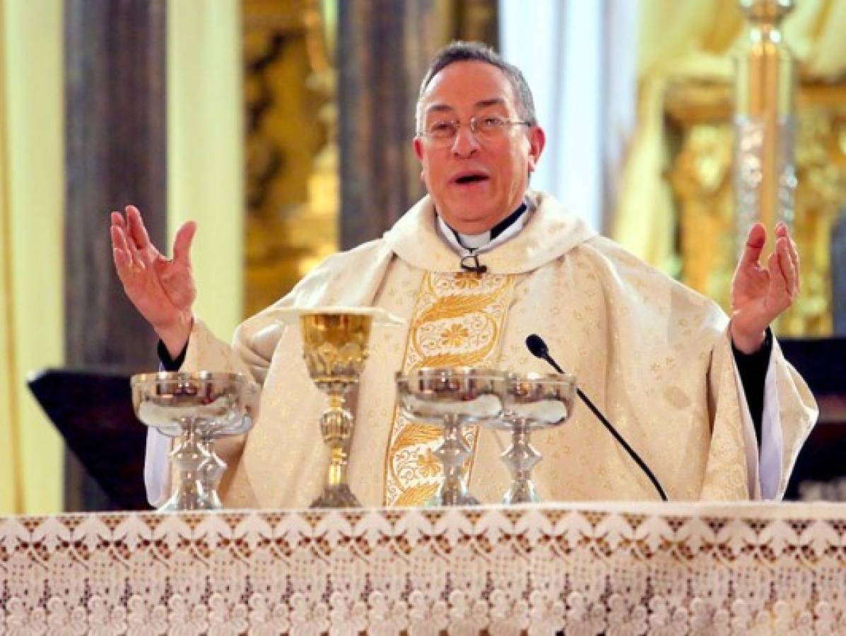 Cardenal Óscar Andrés Rodríguez 'evoluciona positivamente' al covid-19