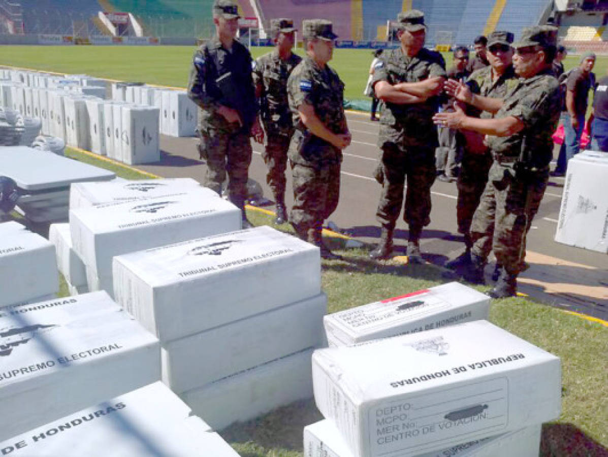 Comienza traslado de urnas a la capital de Honduras