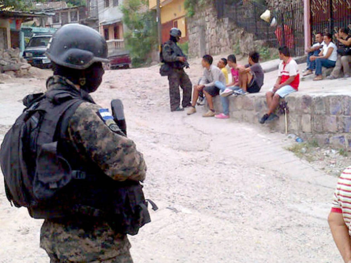 Al menos cinco detenidos en allanamientos en Tegucigalpa