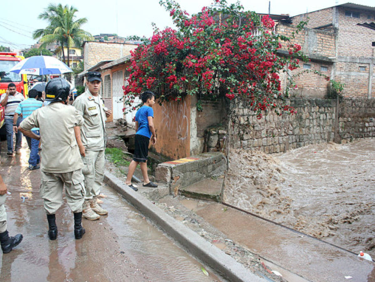 Lluvias causan desastres en barrios y colonias de la capital de Honduras