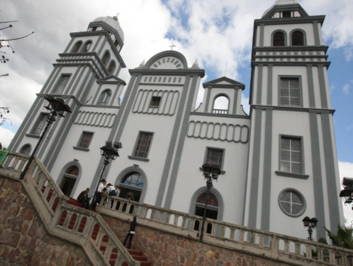 Declaran Santuario Nacional el templo de Virgen de Suyapa