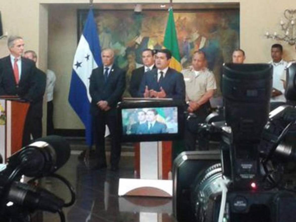 Honduras firma convenio con Embraer para reparar Tucanos