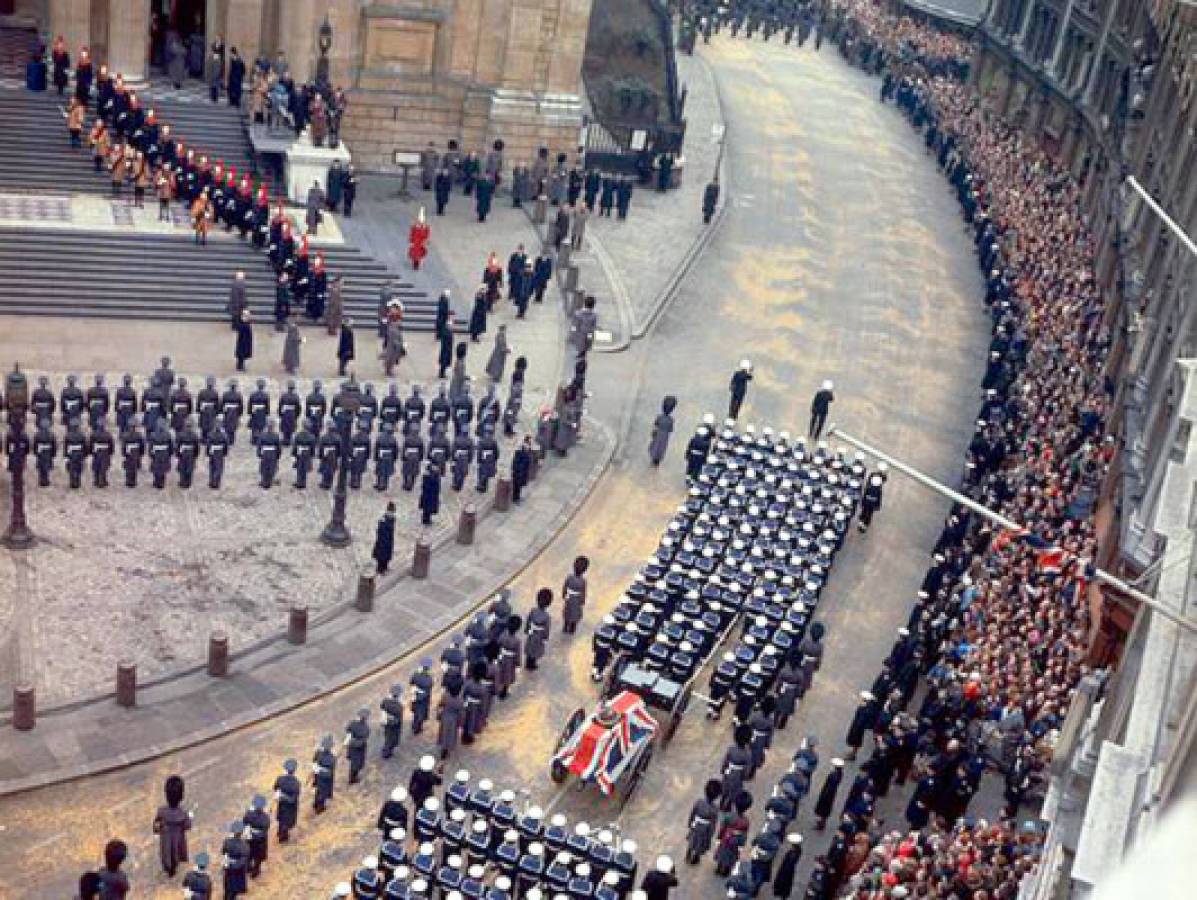 Los 16 funerales que movilizaron masas