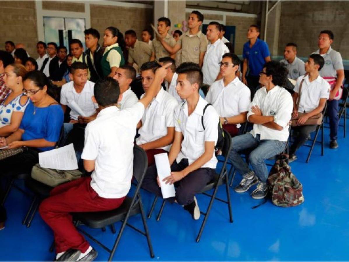 Suspenden 45 minutos de hora clase en 13 colegios de capital hondureña