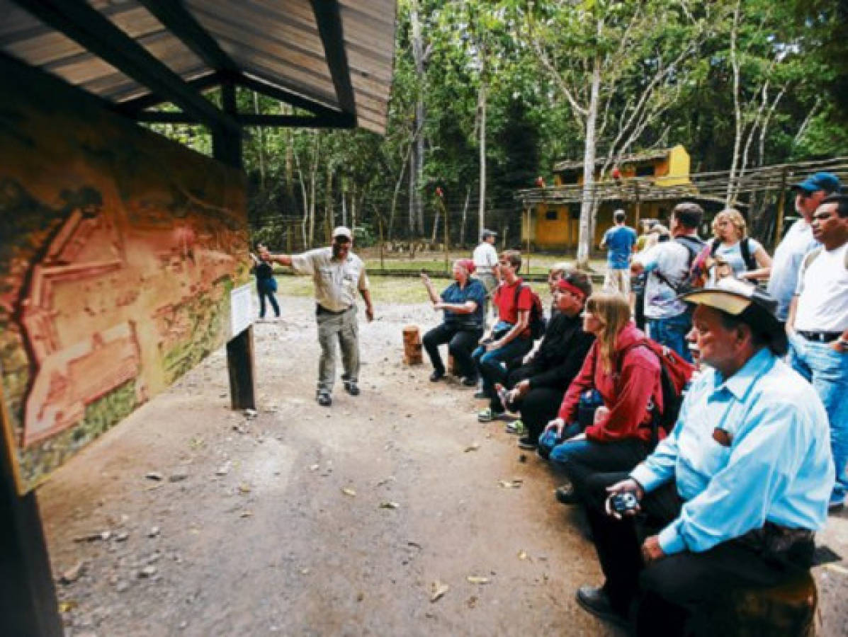 Turistas invaden Copán Ruinas en cierre del 13 baktun