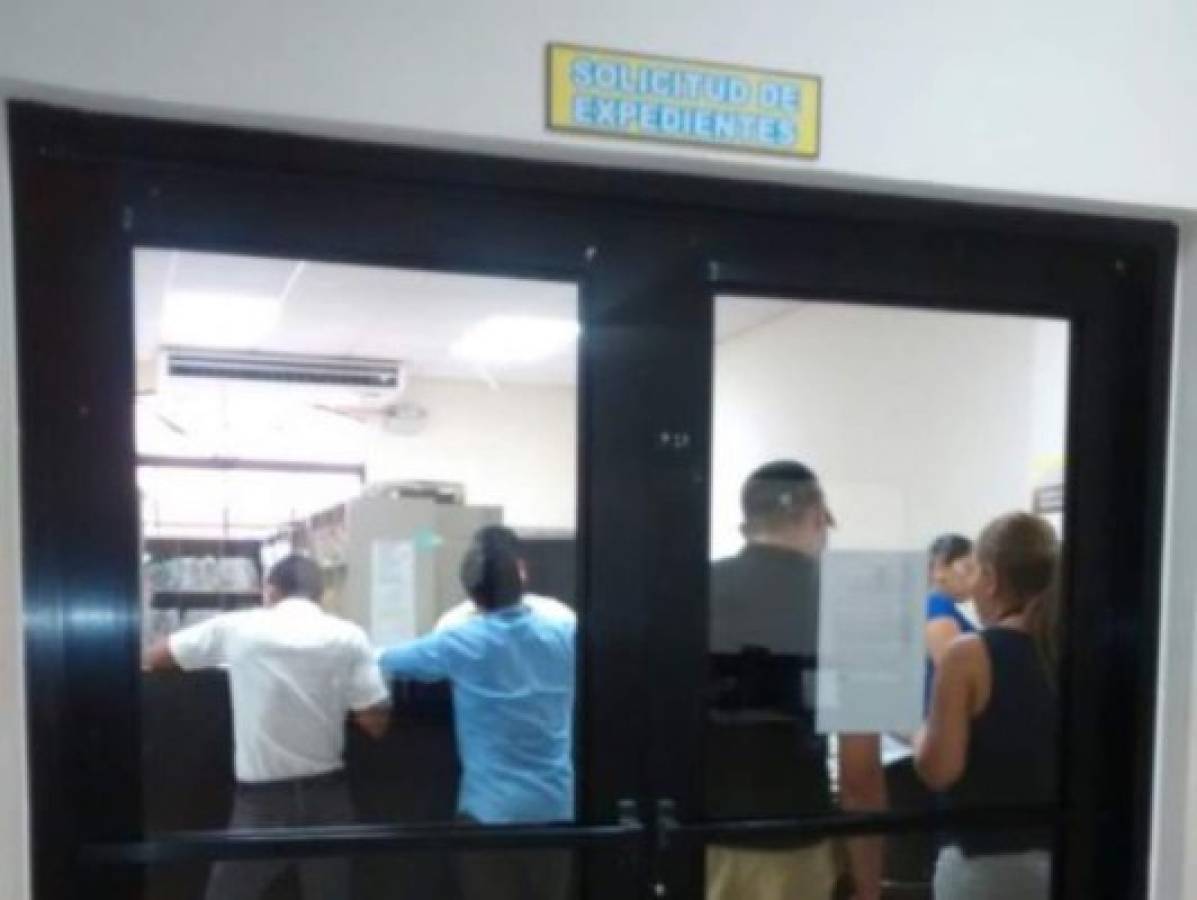 Secuestran documentos en cuatro juzgados por contrataciones irregulares a familiares de Teodoro Bonilla
