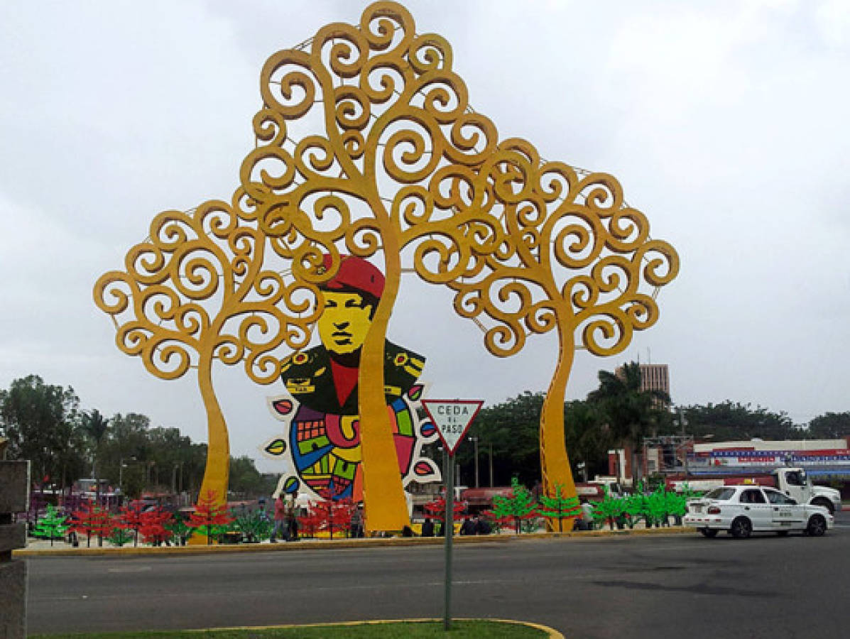 Plantan 'árboles de la vida' en Managua