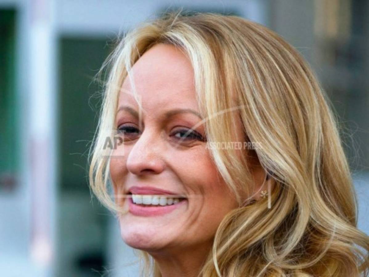 Stormy Daniels contará su historia en un libro sin censura