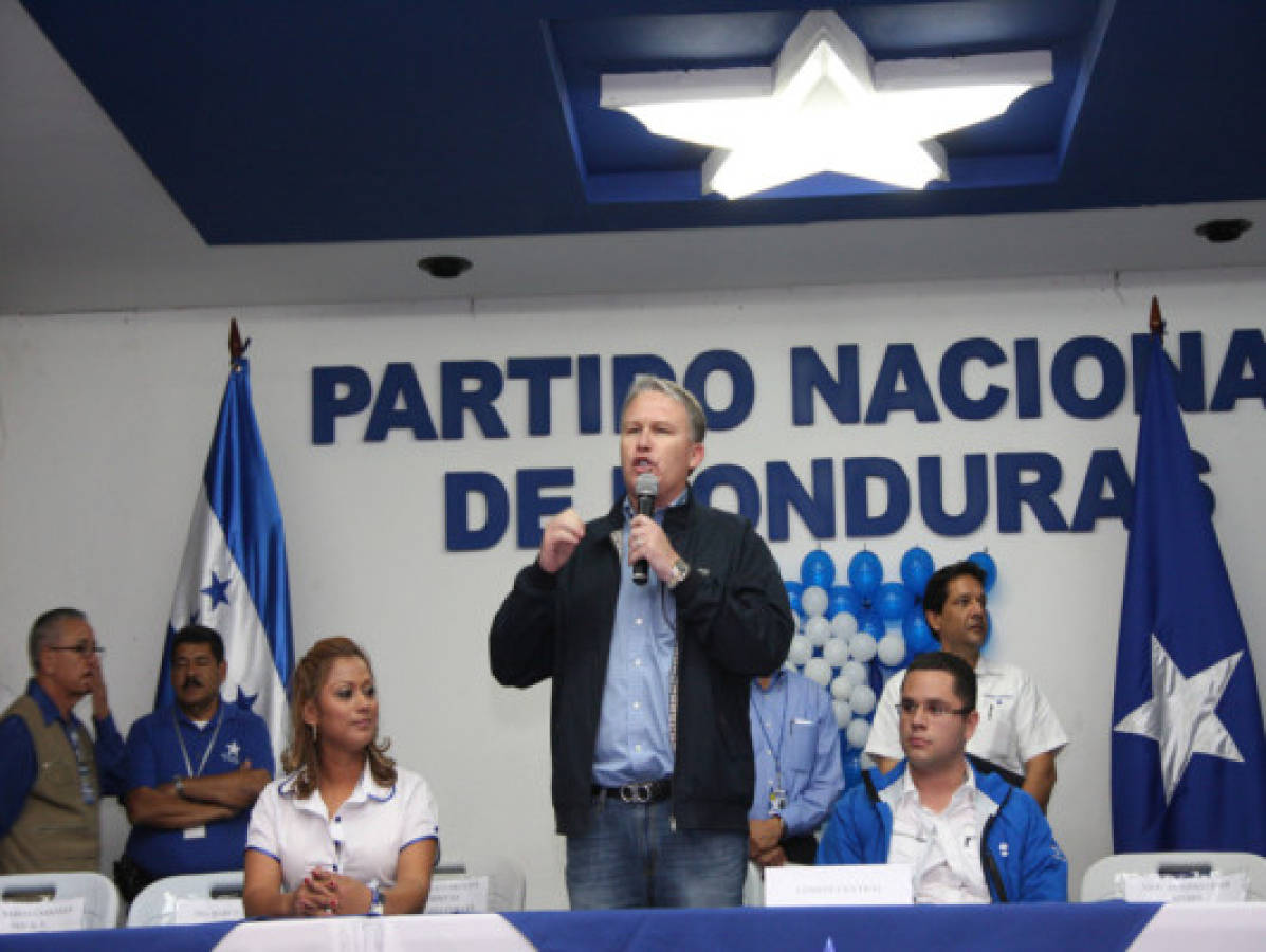 Álvarez declina; JOH presidirá al Partido Nacional de Honduras