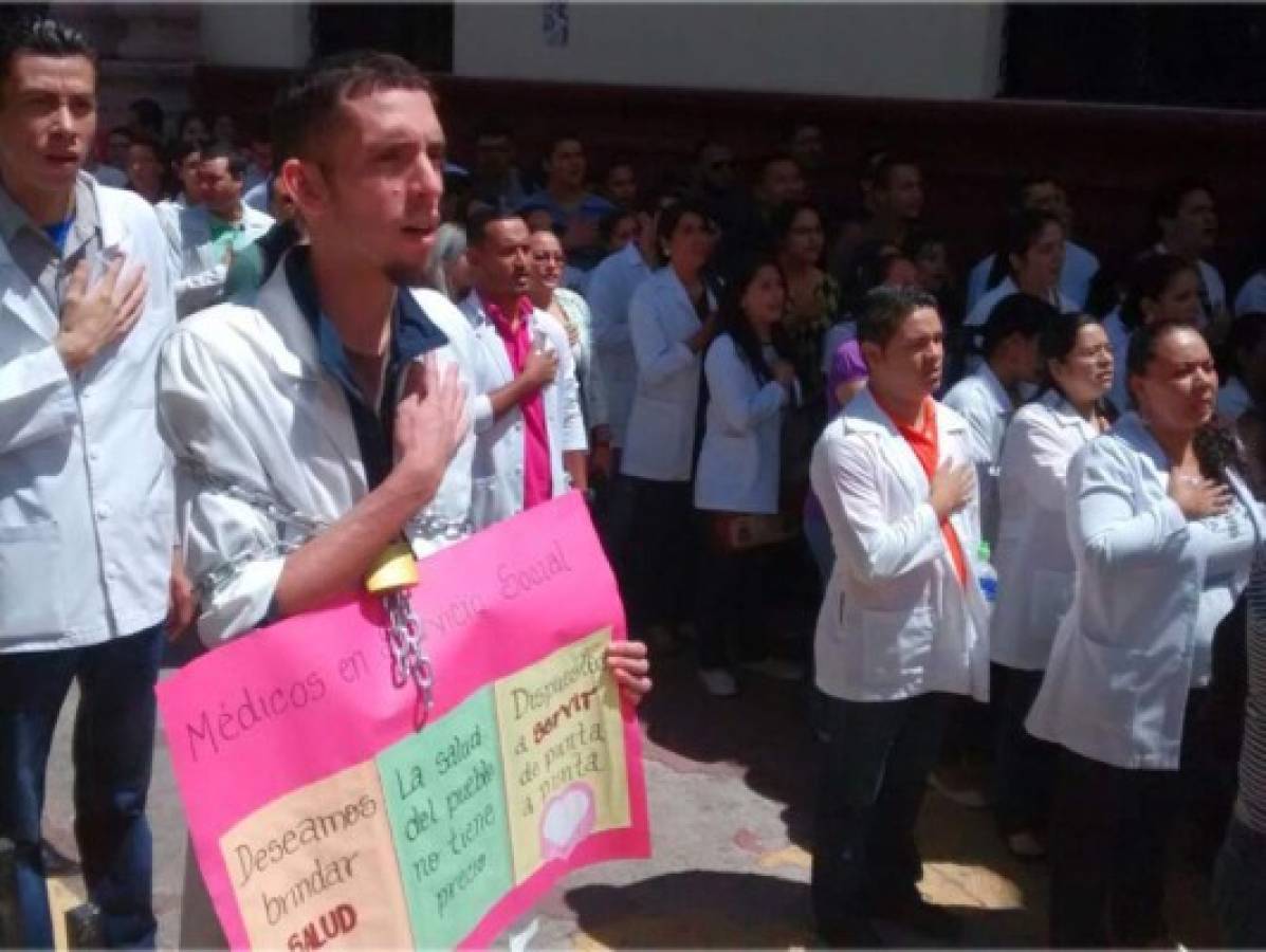 Estudiantes de Medicina protestan en la capital de Honduras