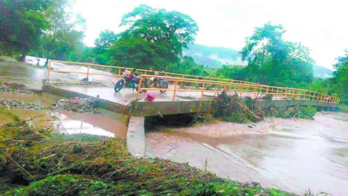 Imprudencia: Hondureños que retaron a la naturaleza cruzando ríos en temporada de lluvias