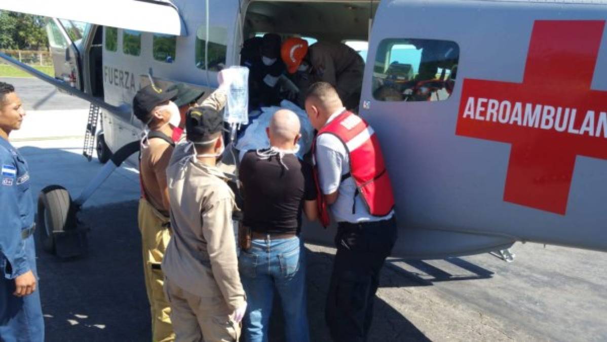 FOTOS: Las imágenes que dejó la explosión del buque Punta Caxinas de la Fuerza Naval