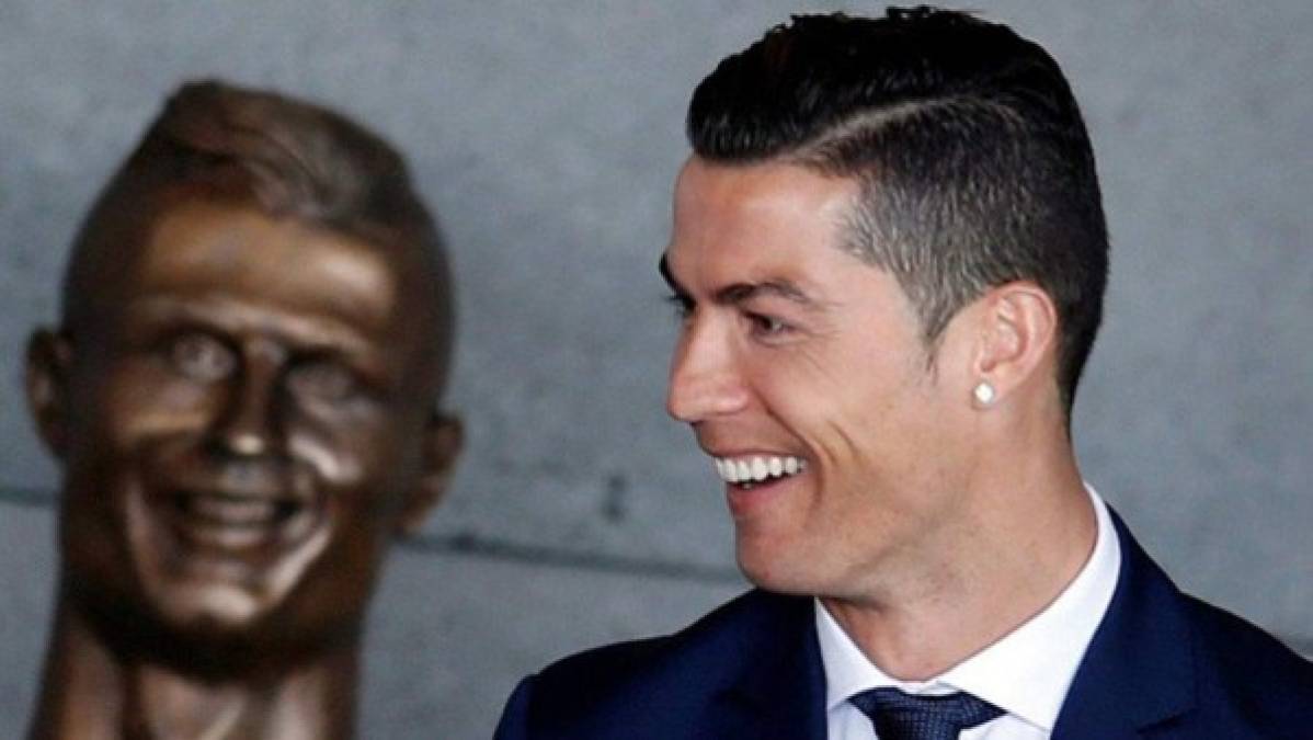 Los crueles memes sobre Cristiano Ronaldo por el busto develado en el aeropuerto de Madeira