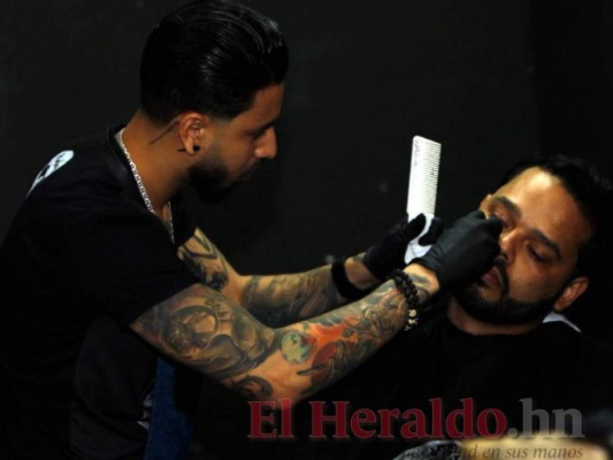 'Rasmoi”, el barbero del estilo moderno en la capital