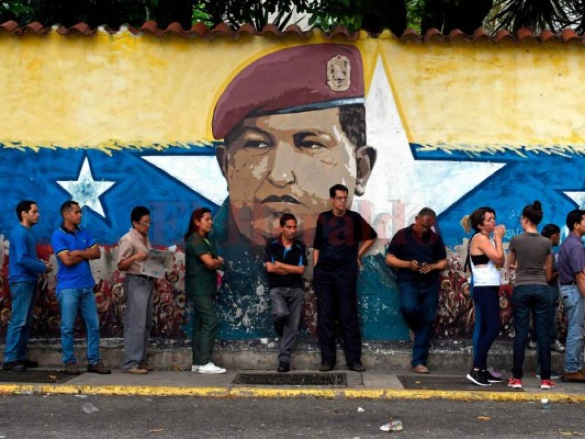 Venezolanos eligen 23 gobernadores en medio de crisis
