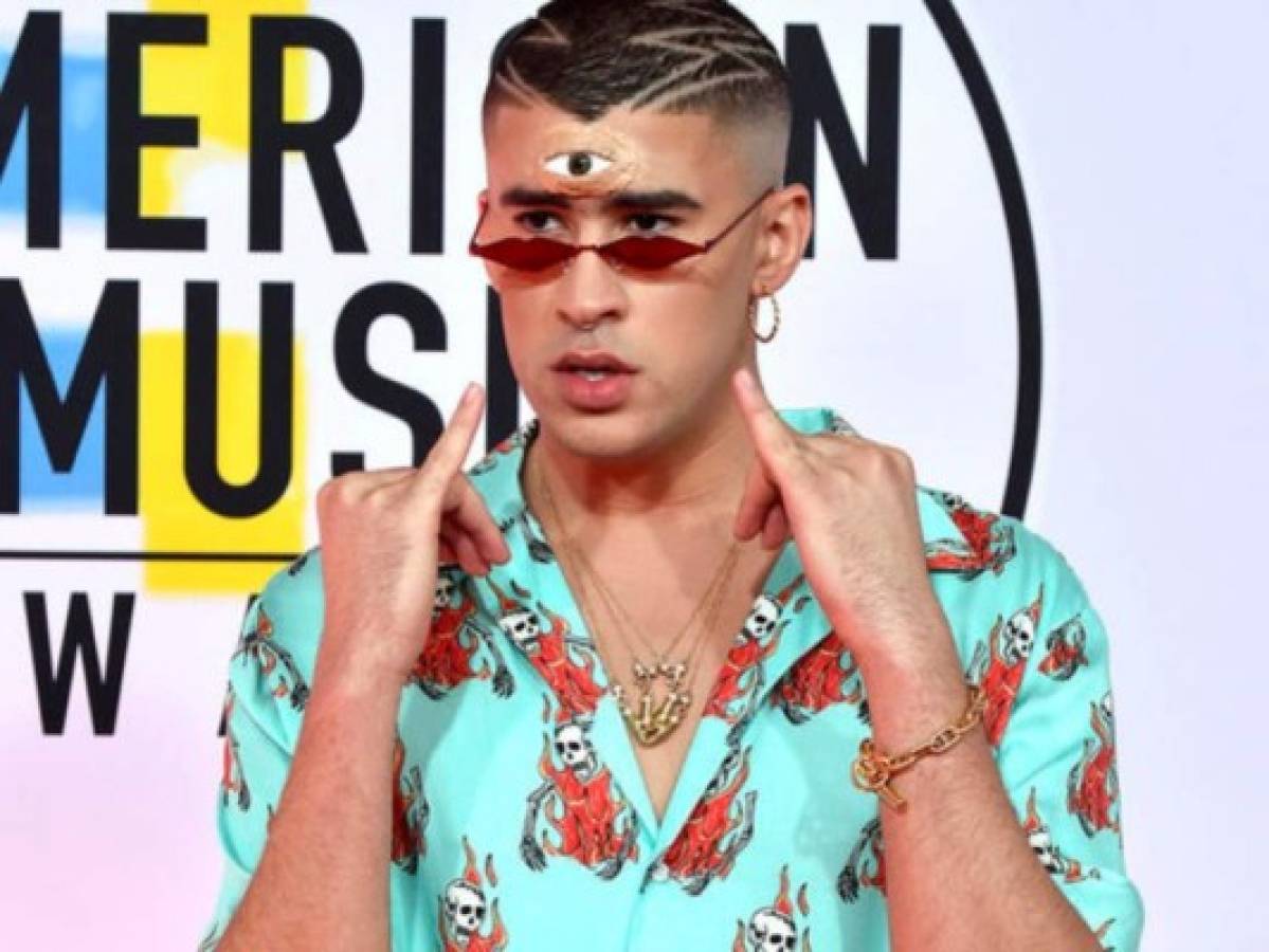 Bad Bunny no quiere pasar solo navidad y busca novia en sus redes sociales