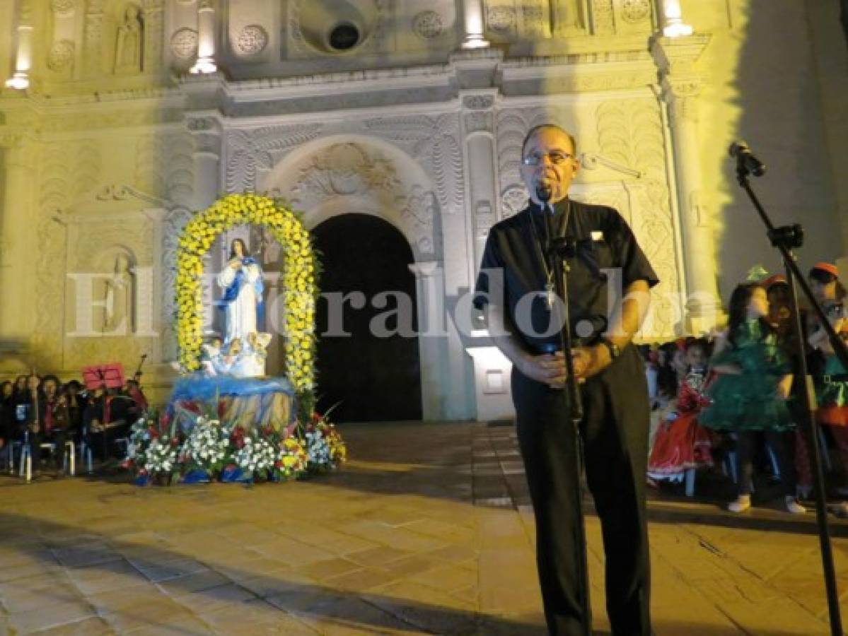 Comayagua celebra 479 años de fundación con juegos pirotécnicos