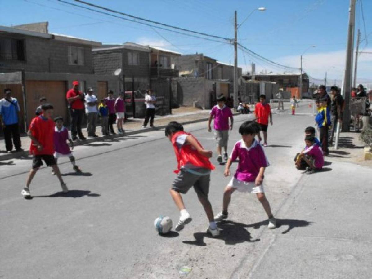 Honduras: Polémica prohibición para jugar al fútbol en la calle genera malestar en Comayagua