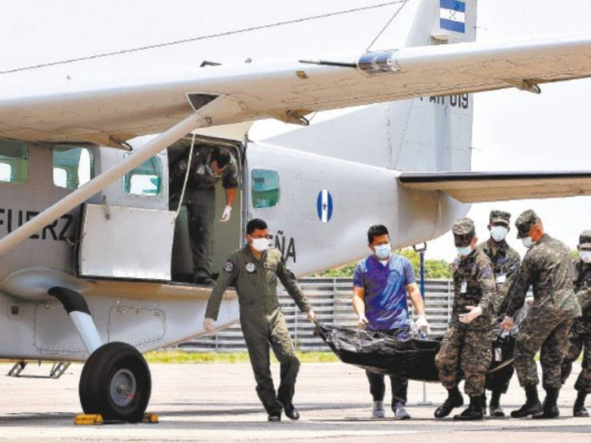 Fallas en el motor de la avioneta habrían provocado el accidente en Roatán