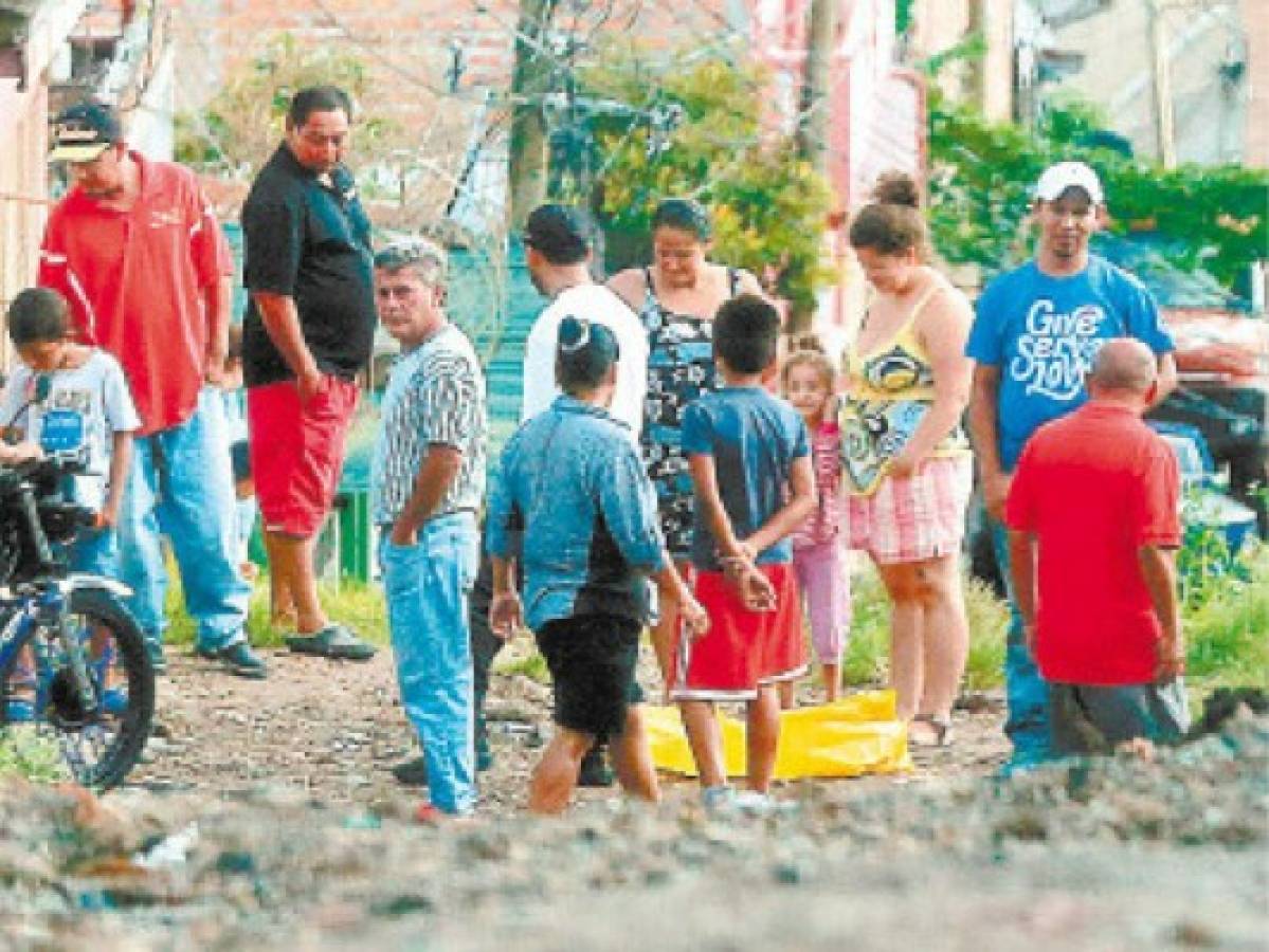 Desconocidos ultiman a joven en la colonia Cantarero López