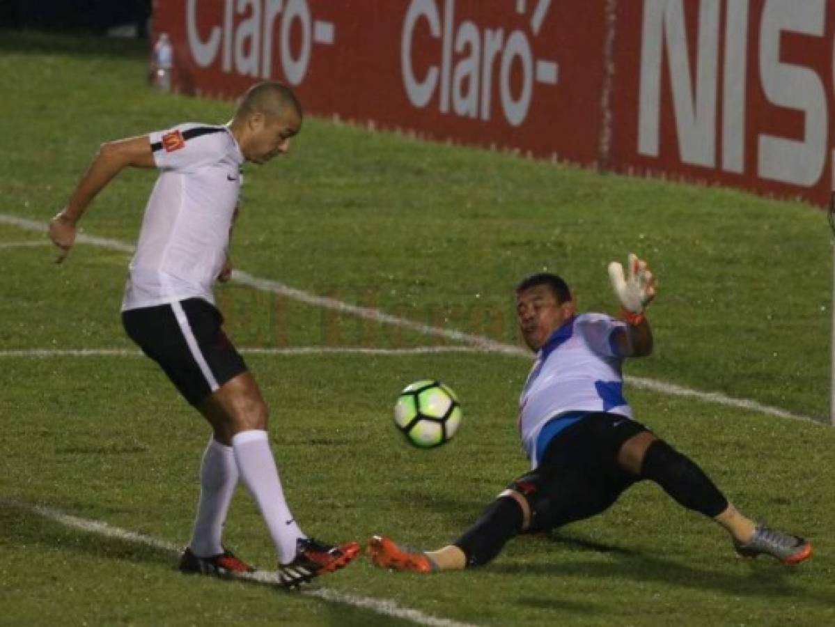 Leyendas del Mundo vencieron 5-2 a Leyendas de Honduras en el Partido por la Paz