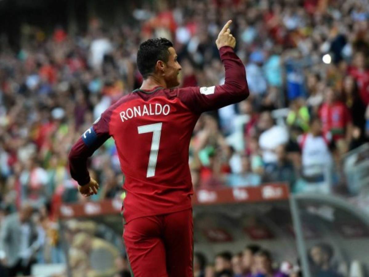 Portugal gana 5-1 a Islas Feroe con un triplete de Cristiano Ronaldo