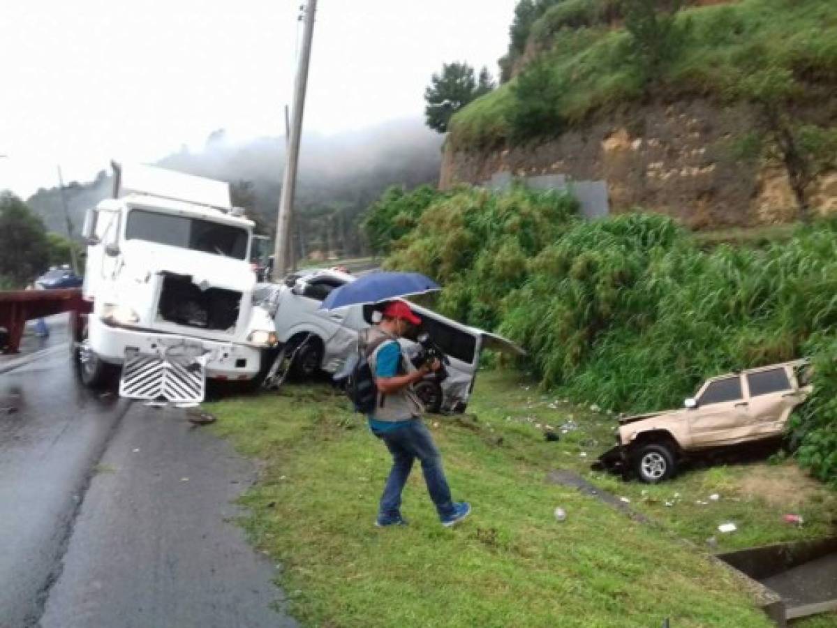 Al menos 17 heridos deja accidente en El Durazno, salida al norte de Honduras