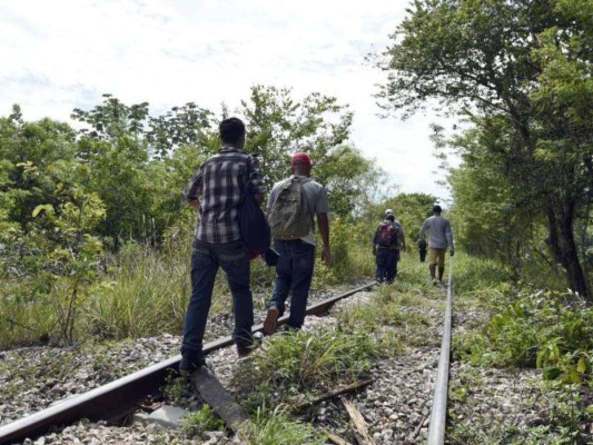 Costa Rica recibirá migrantes de Centroamérica que buscan refugio en EEUU