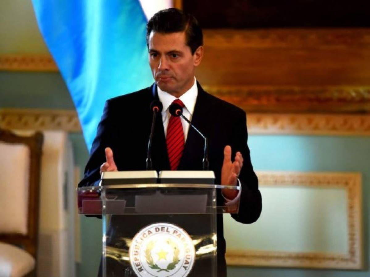 Luz de lámparas LED en un acto provocó conjuntivitis a Peña Nieto