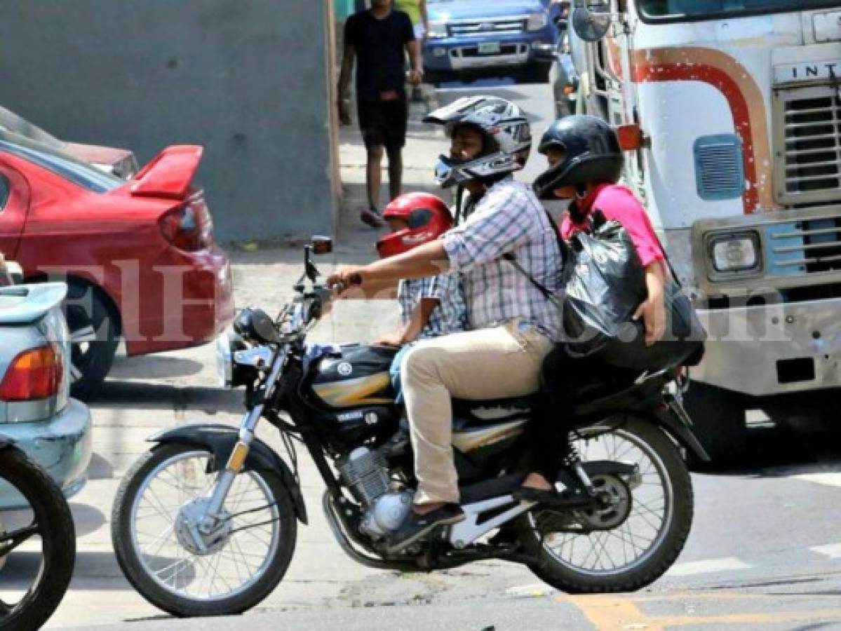 Honduras: Menores de 12 años sí podrán viajar como acompañantes en motocicletas