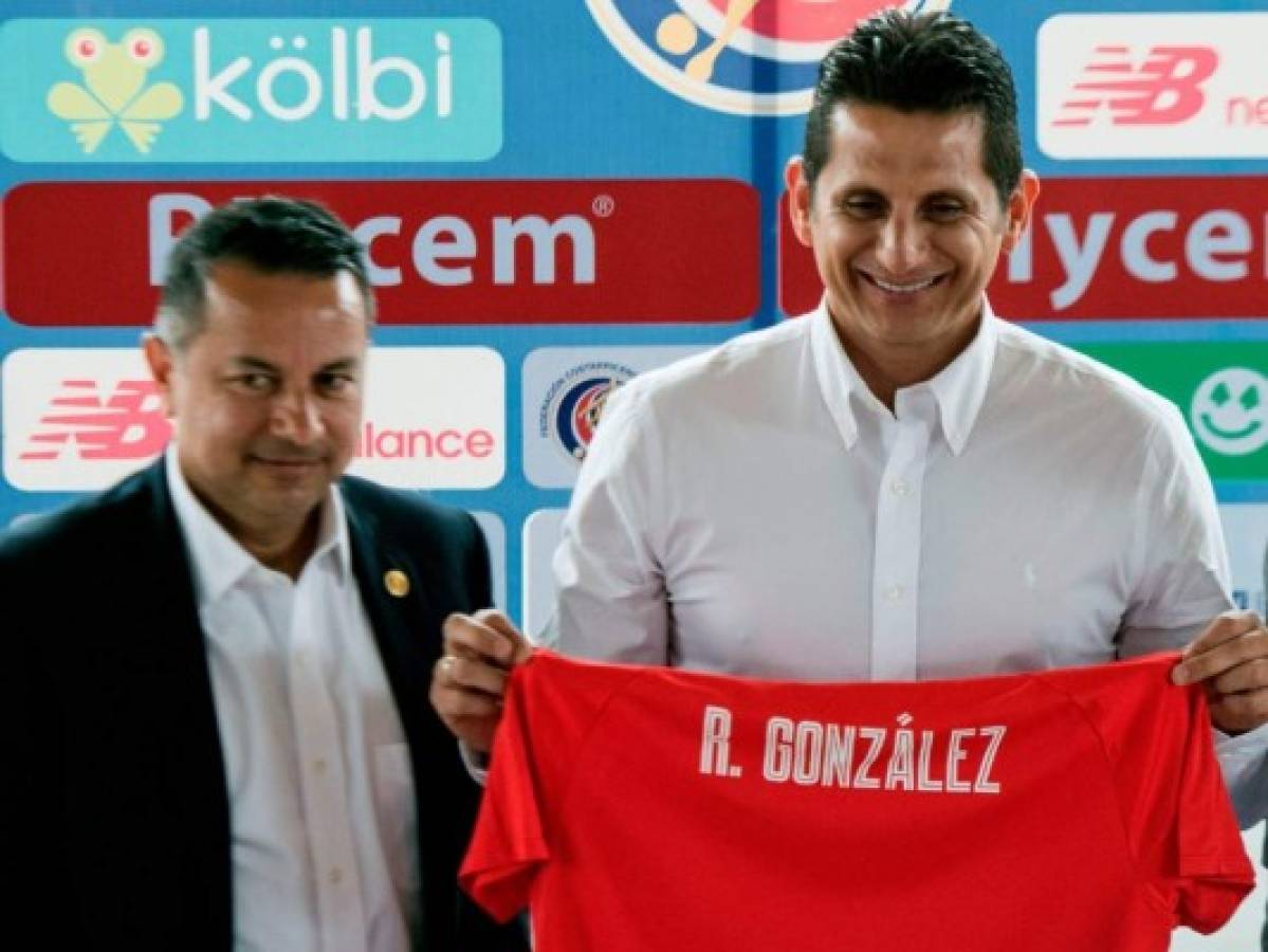 Ronald González es presentado oficialmente como nuevo entrenador de Costa Rica