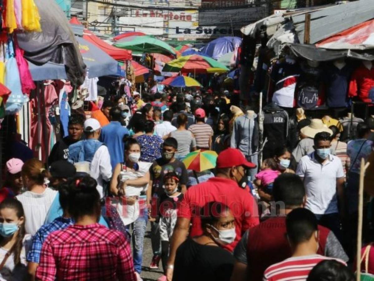 Mayor afluencia de capitalinos en mercados, pero ventas son regulares