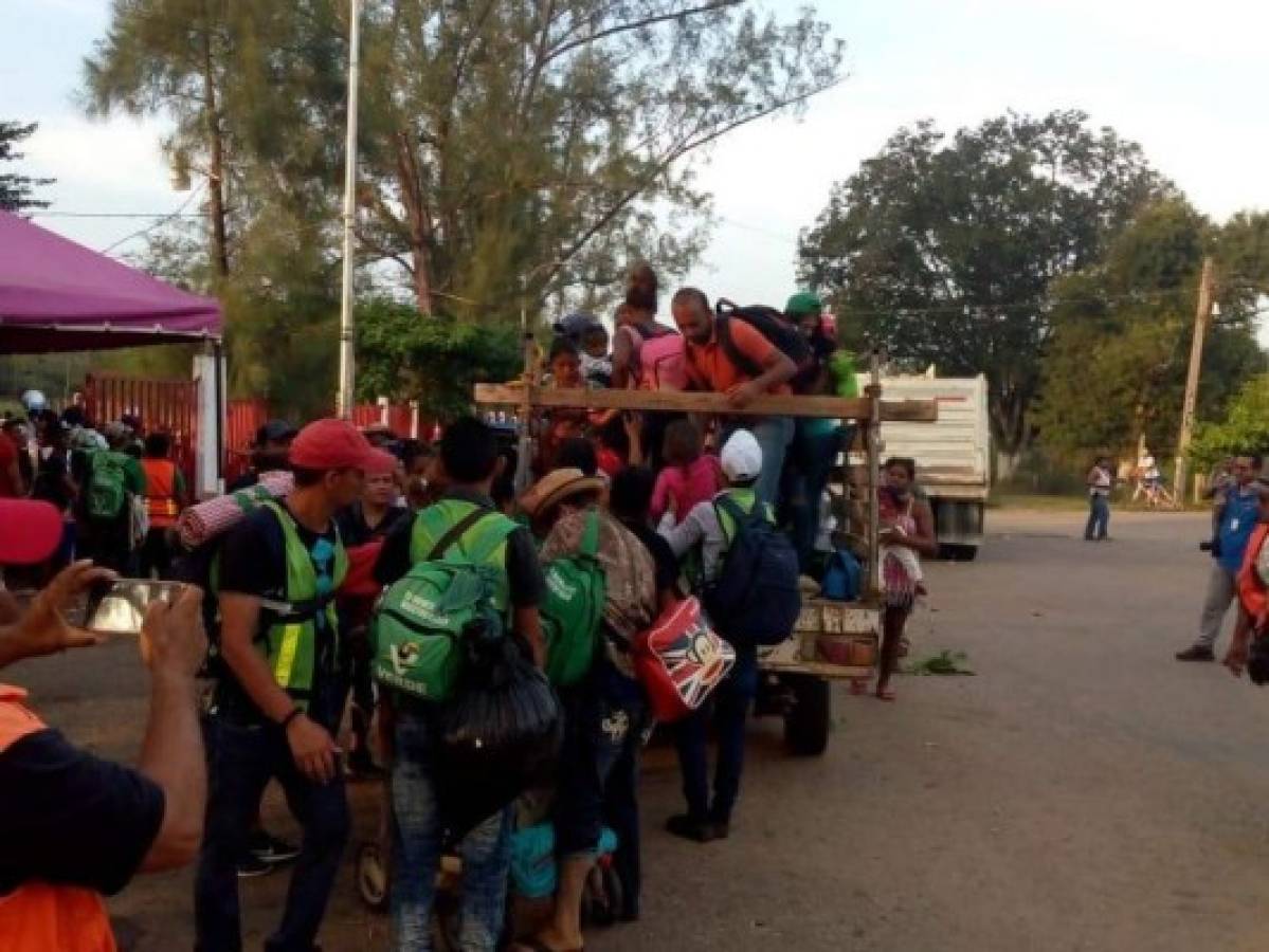 Caravana de migrantes en México es acompañada por equipo de Derechos Humanos de Honduras